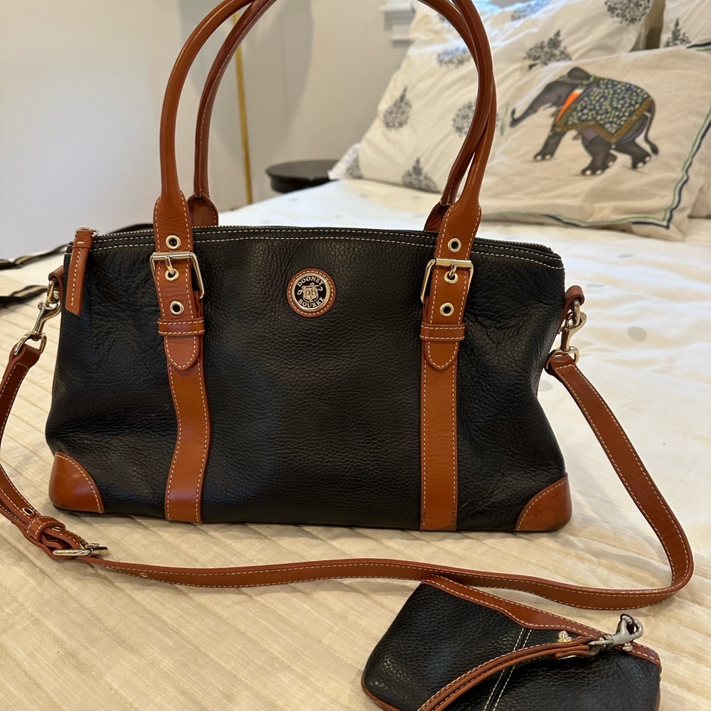 Vintage Dooney and Bourke satchel crossbody handbag